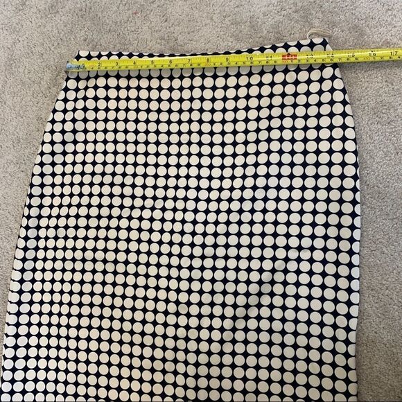 Banana Republic polka dot pencil skirt 100% silk Sz 2 Ivory white black🇨🇦 - Picture 7 of 10
